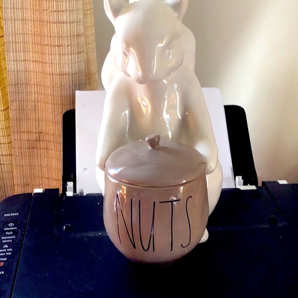 COPY - Rae Dunn squirrel nuts - Picture 1 of 4